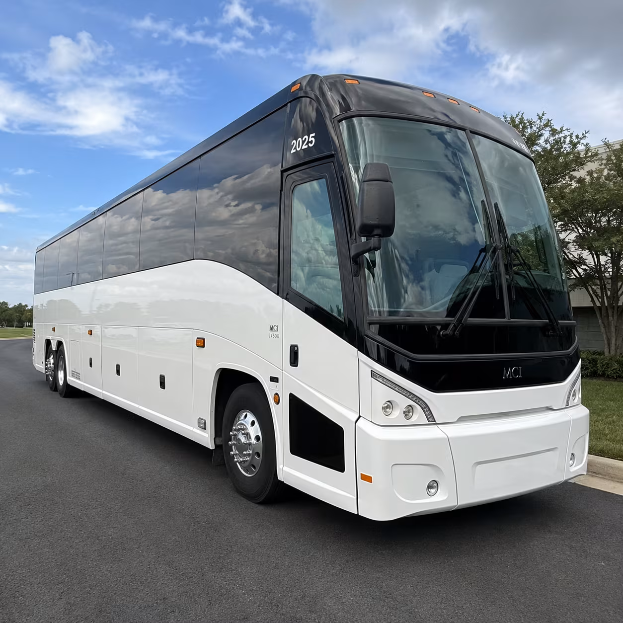 busrentalmenifee com is the easy way to get to glen helen amphitheater